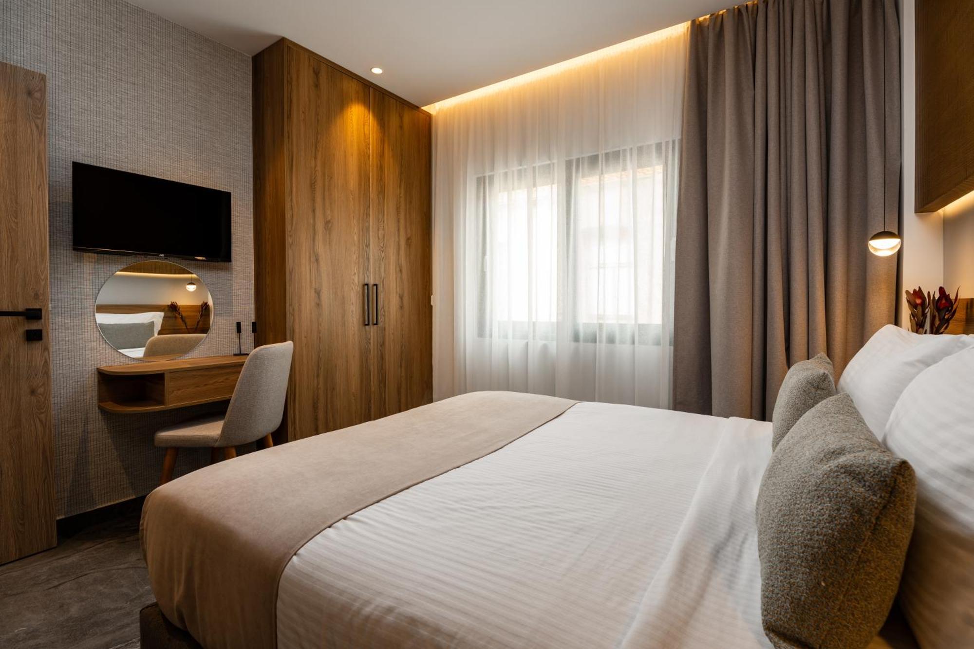 Omikron Luxury Residences Ираклио Екстериор снимка